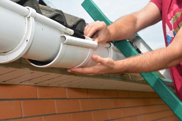 Cost of Large Gutter Repair in Albany